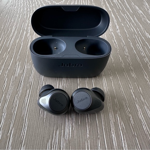 Jabra Elite Active 75t True Wireless Earbuds - Picture 3 of 5